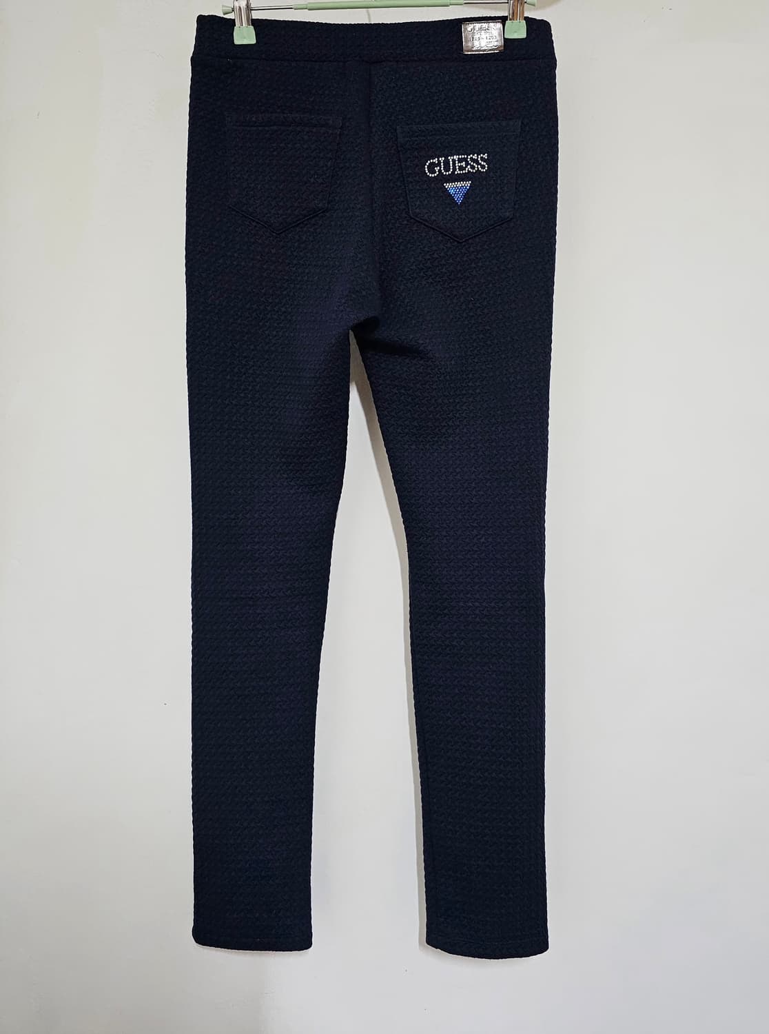 게스 스와르브스키포인트 도톰한스판 네이비 슬랙스55 상품이미지4