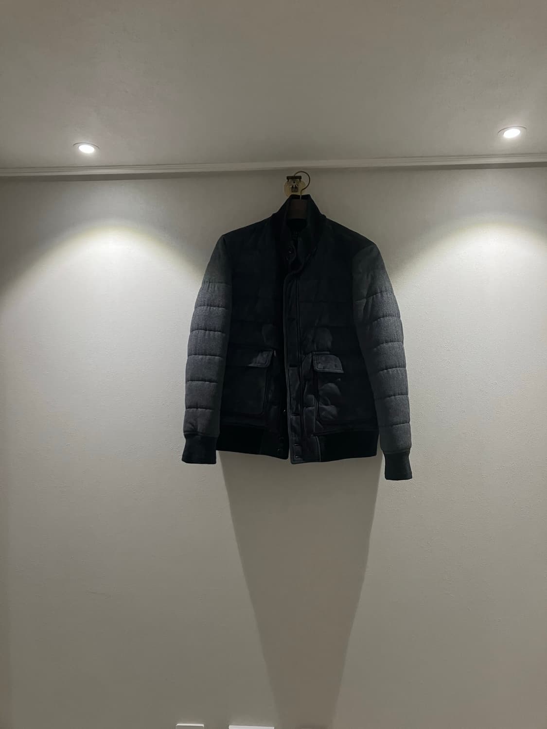 [초급매] 맨온더분 스웨이드/실크캐시미어 구스다운 자켓 상품이미지1