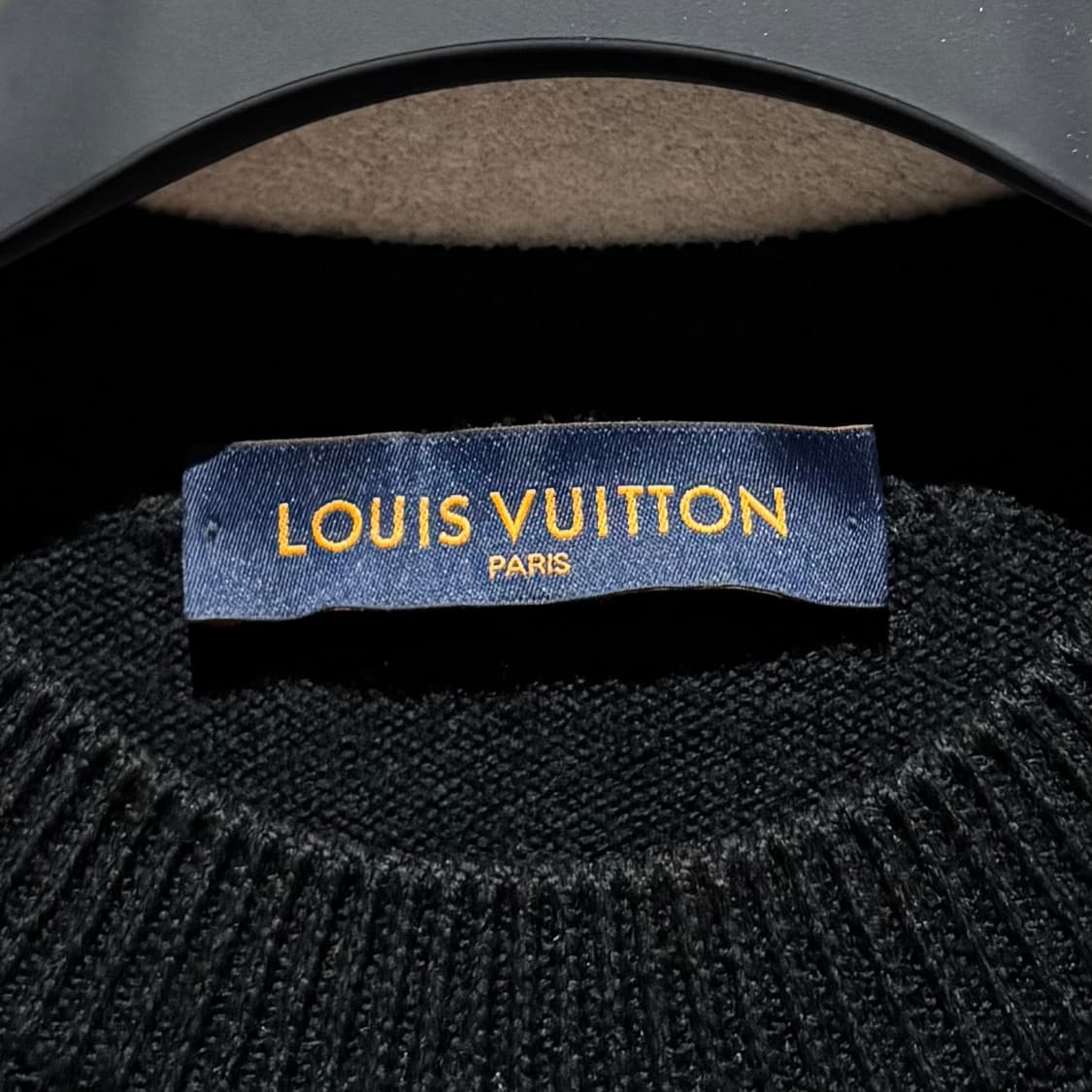 루이비통 인타르시아 클락 니트 M사이즈 상품이미지2