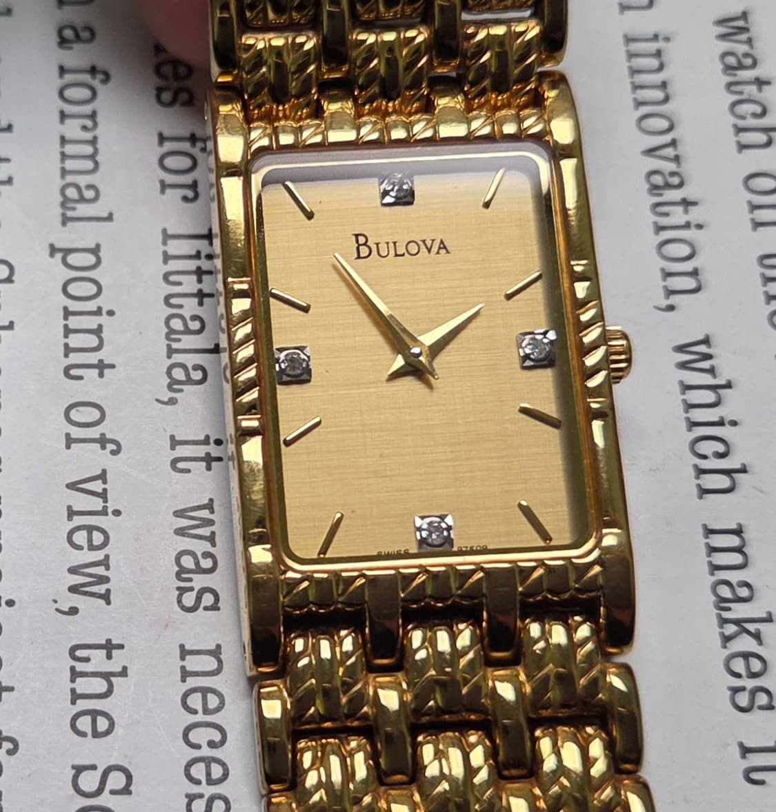 빈티지 부로바 사각탱크형 4P 린넨다이얼 올금장 쿼츠 브레이슬릿 ver. 상품이미지1