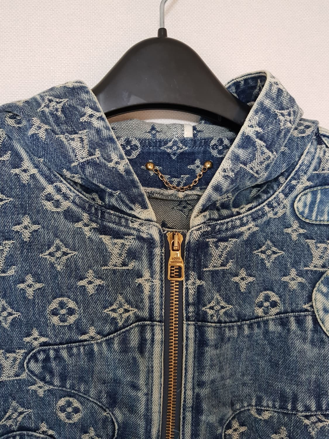 루이비통 니고 모노그램 데님 후드 자켓 상품이미지5