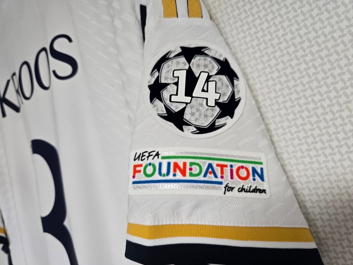 23-24 레알마드리드 홈 어센틱 유니폼 토니 크로스 상품이미지4