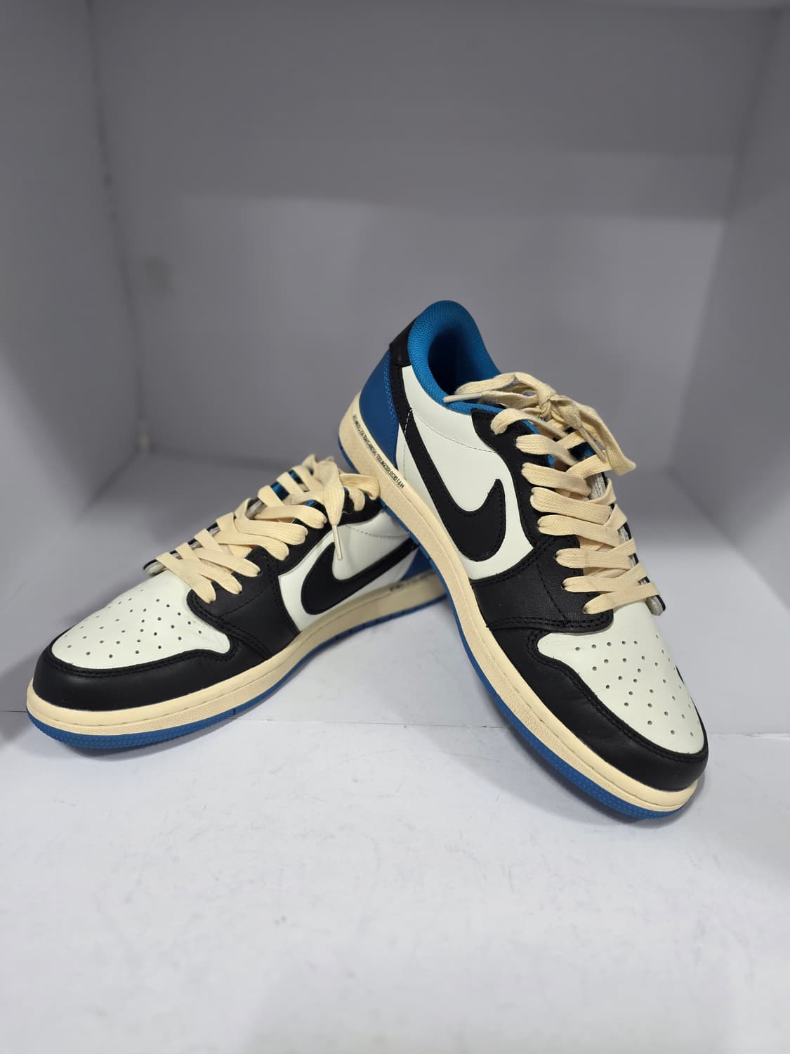  조던 1 로우 x 트래비스 스캇 x 프라그먼트 상품이미지4