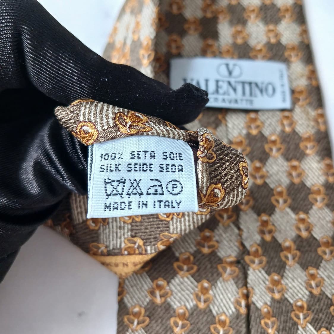 발렌티노 브라운 체크 플라워 패턴 넥타이 9.7cm A+등급 E951
 상품이미지9