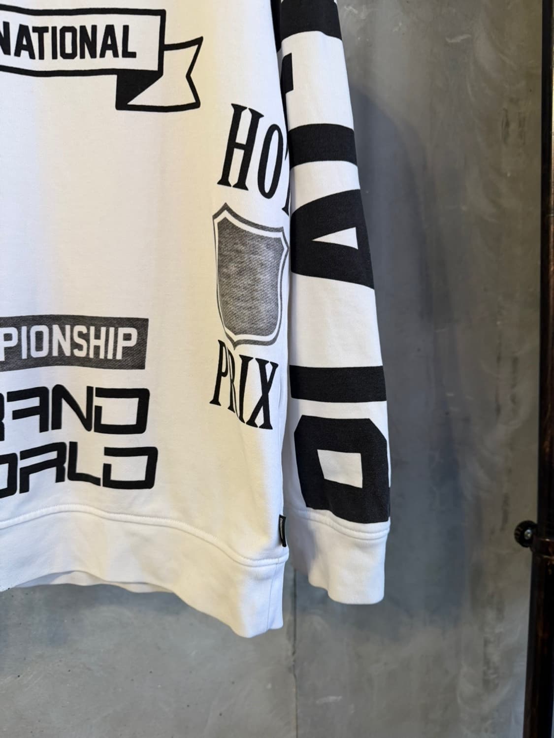 모스키노 그래픽 맨투맨 100 상품이미지6