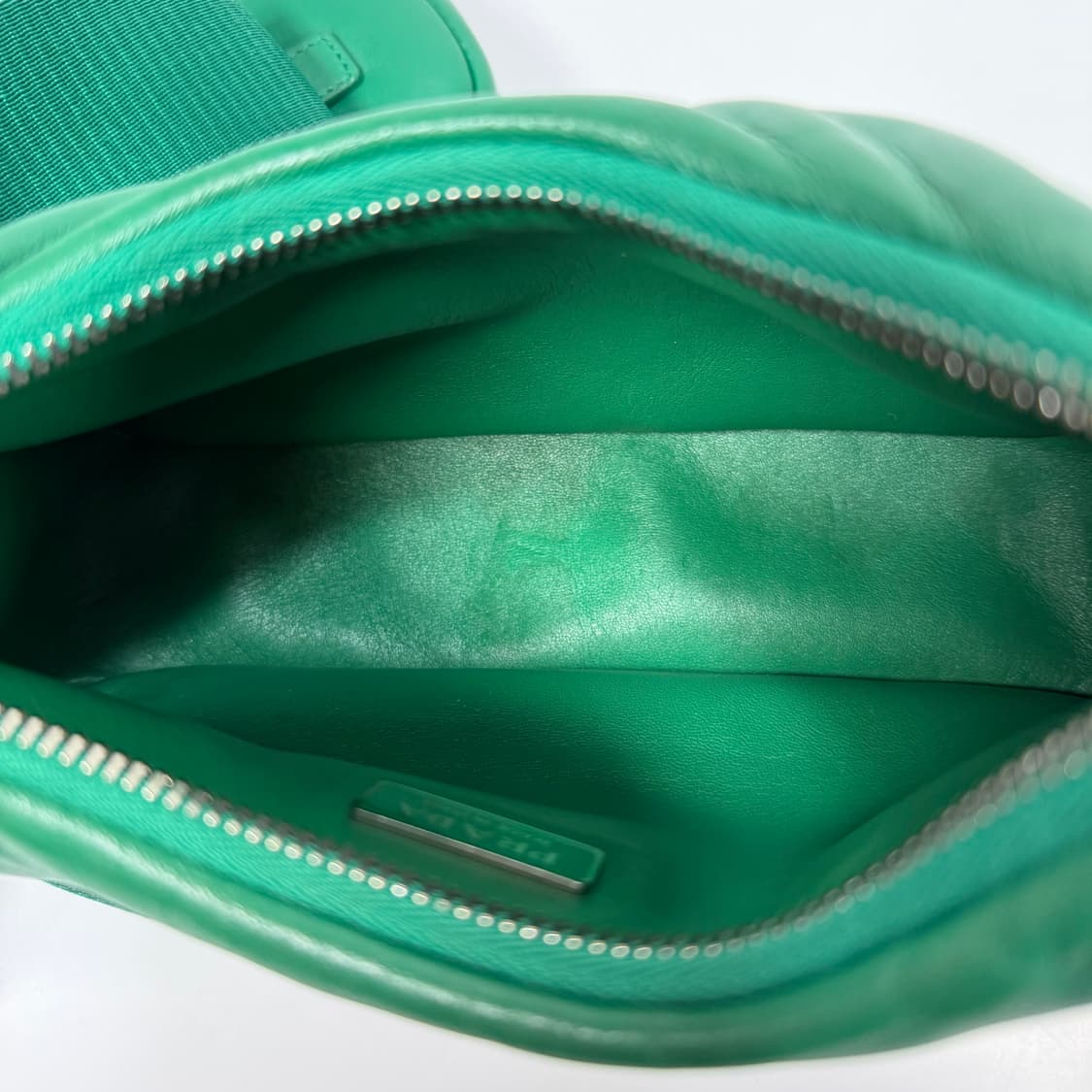 프라다 패딩 나파 레더 리에디션 2005 숄더백 상품이미지7