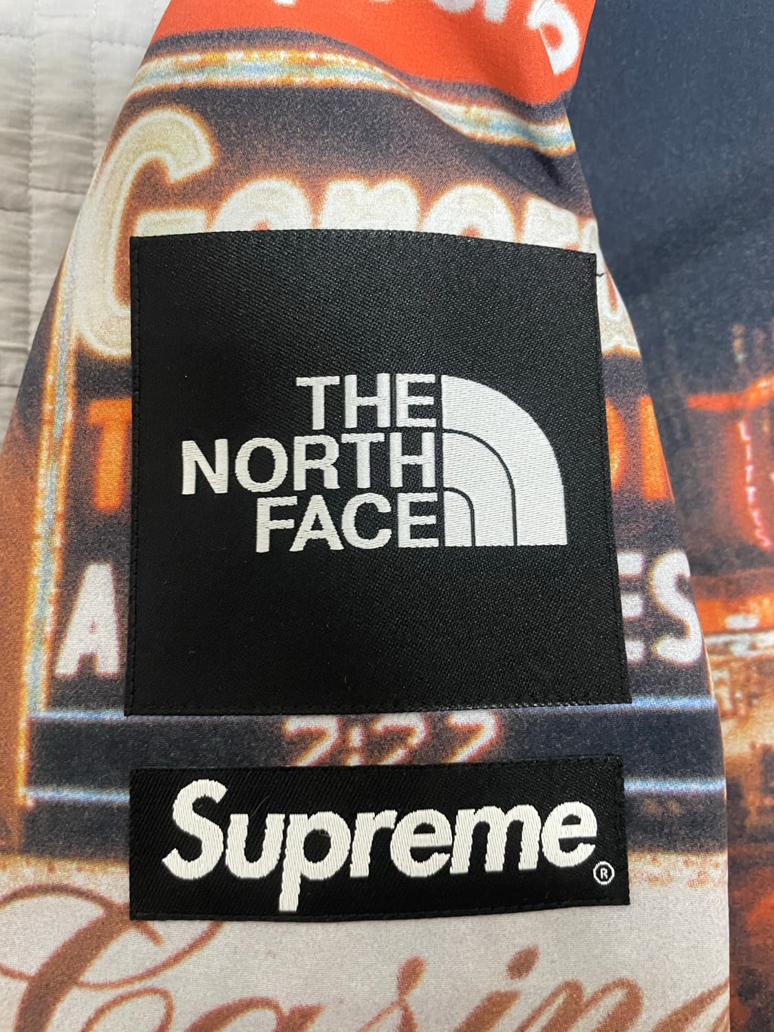 슈프림 노스페이스 테입드심 타임스퀘어 M 상품이미지4