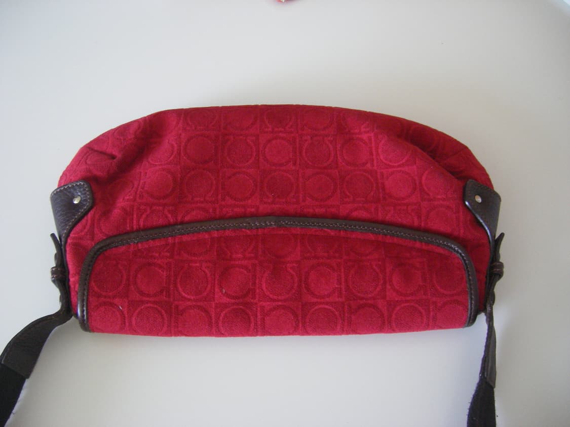 페레가모 간치니 스웨이드 호보백 상품이미지2