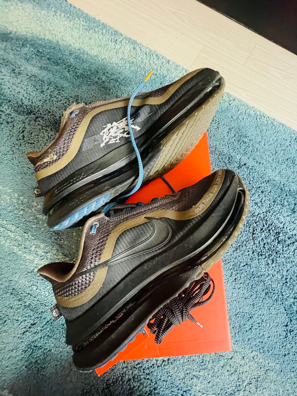 나이키 페가수스 프리미엄 인터네셔널 260 상품이미지1