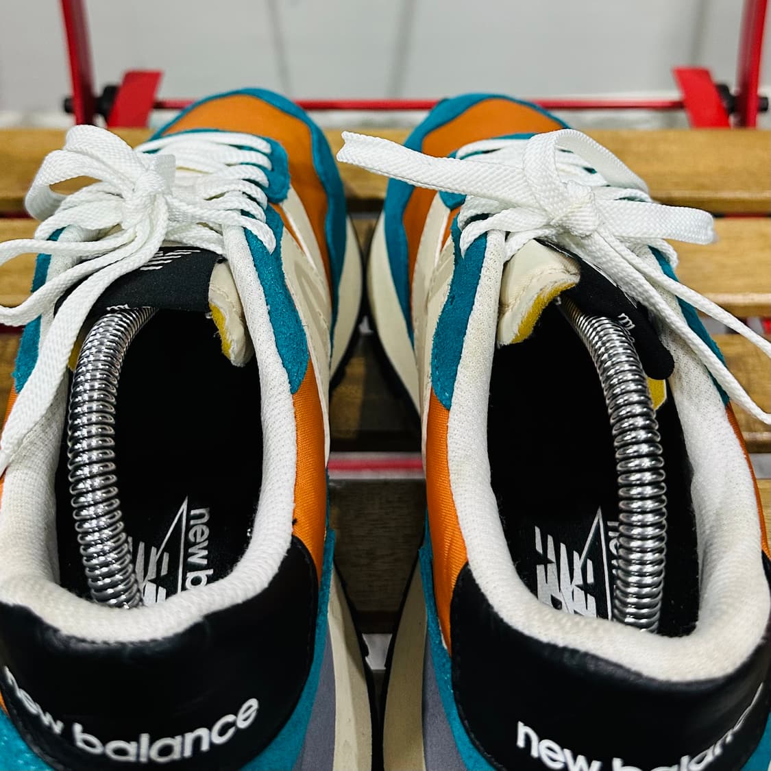 250) 뉴발란스 운동화 남녀공용 신발 237 오렌지 블루 상품이미지5
