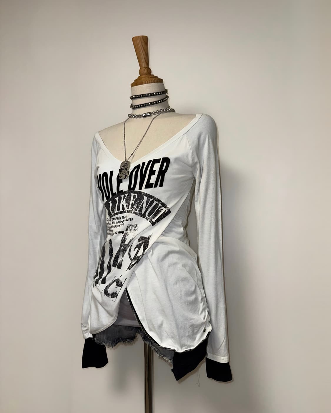 레터링 화이트 레이어드 와투케 롱슬리브 상품이미지3