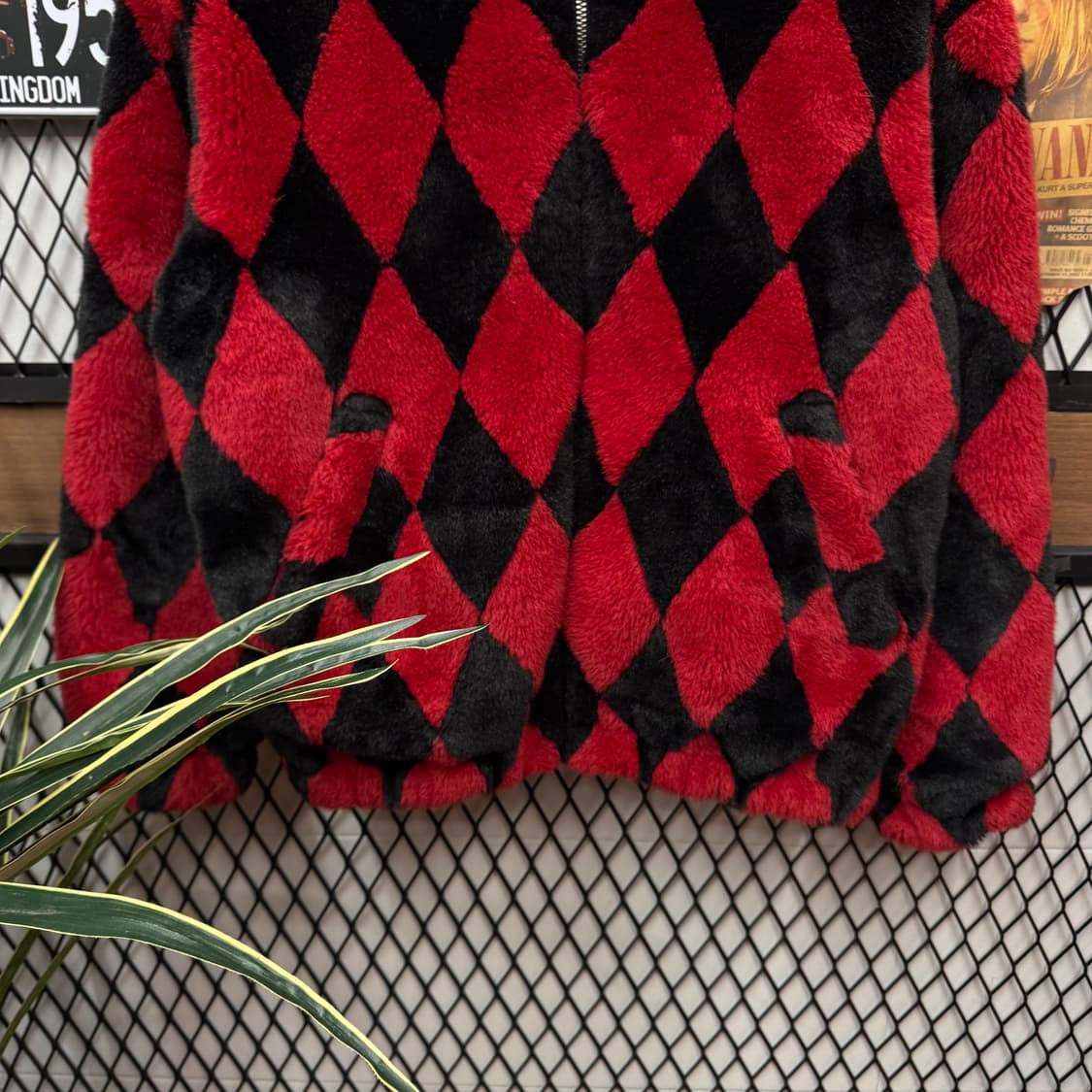 18F/W 슈프림 다이아몬드 아가일 패턴 퍼자켓 레드 블랙 상품이미지4