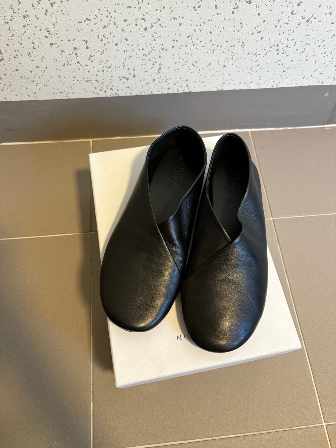 스튜디오니콜슨 나파레더 발레리나 로퍼  상품이미지1