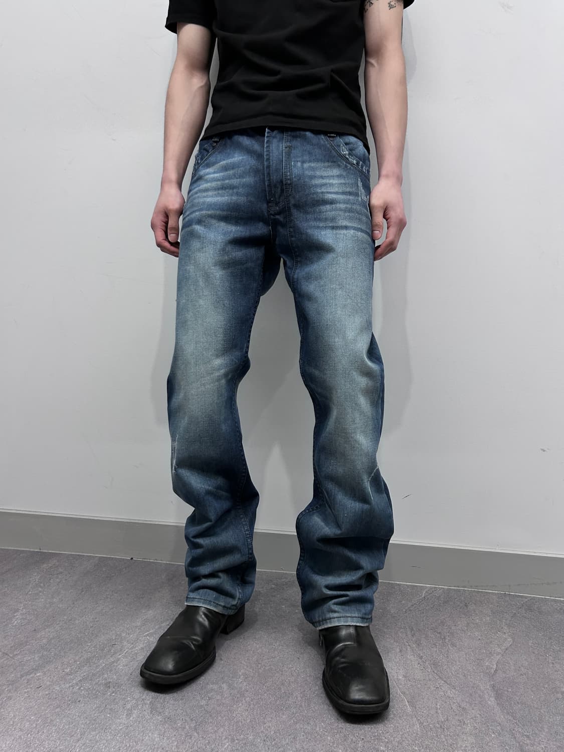 디젤 빈티지 워싱 부츠컷 데님 팬츠 상품이미지1