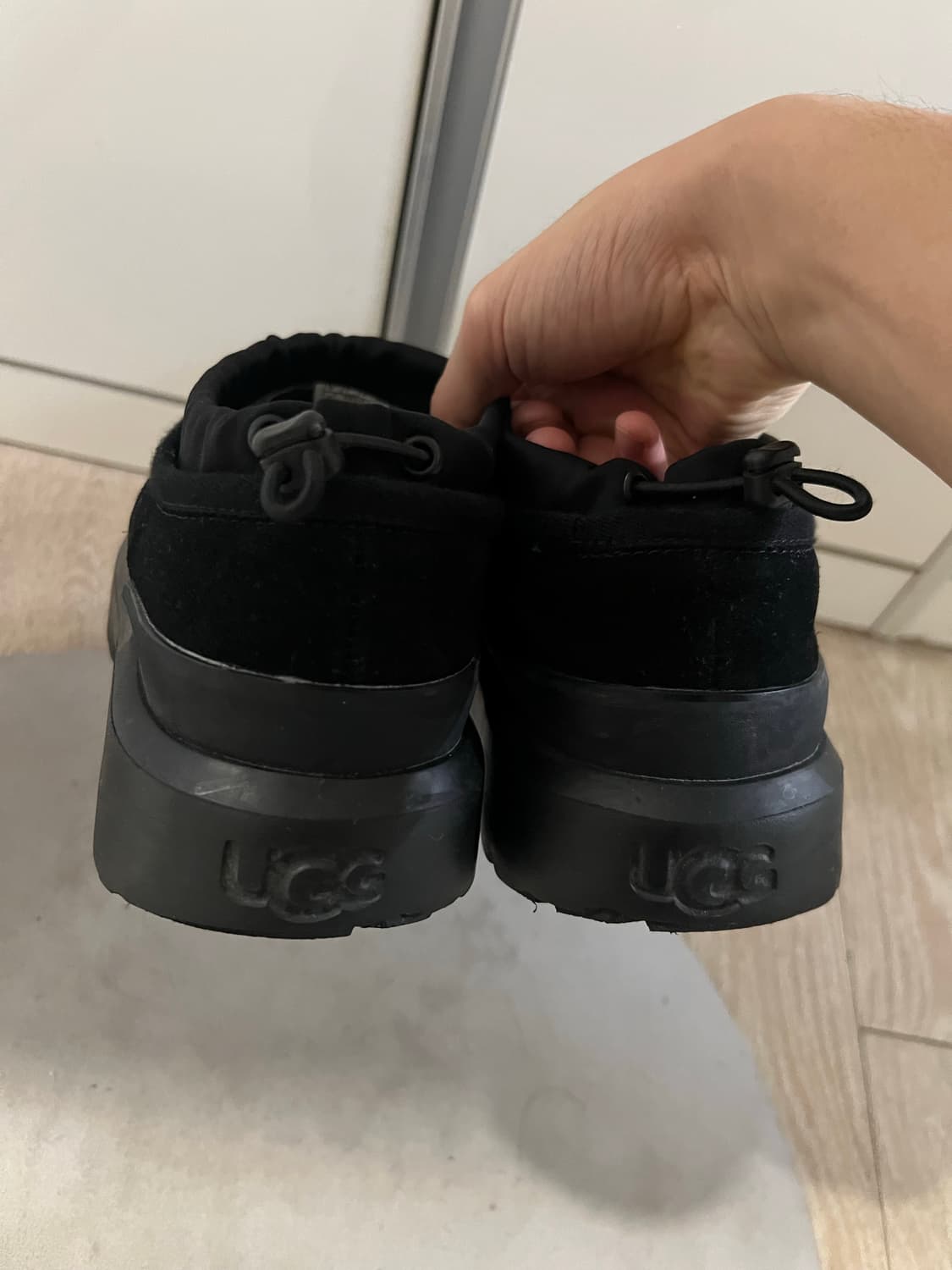 UGG 어그 블랙 타스만 웨더하이브리드 270 상품이미지3