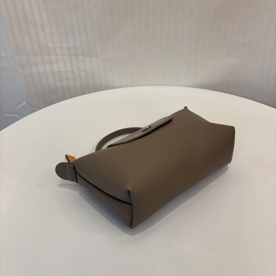 정품 롱샴 르플리아쥬 시티 핸들 파우치백     상품이미지8