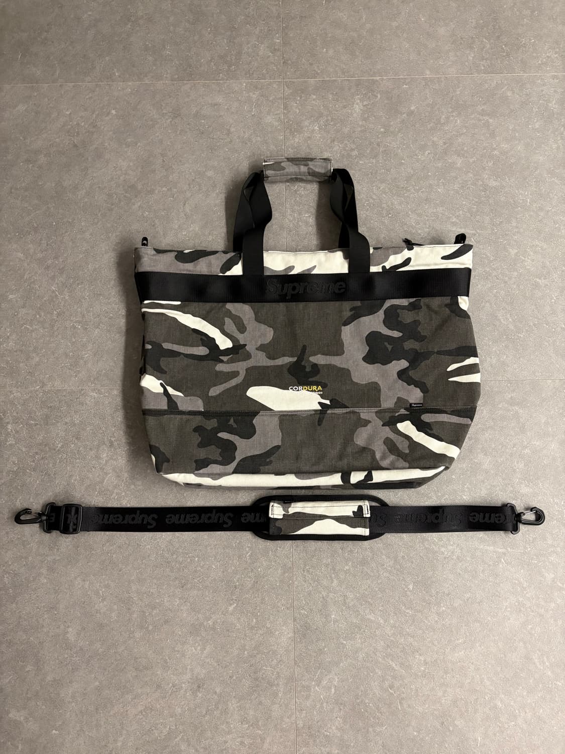 슈프림 토트백 스노우 카모 상품이미지2
