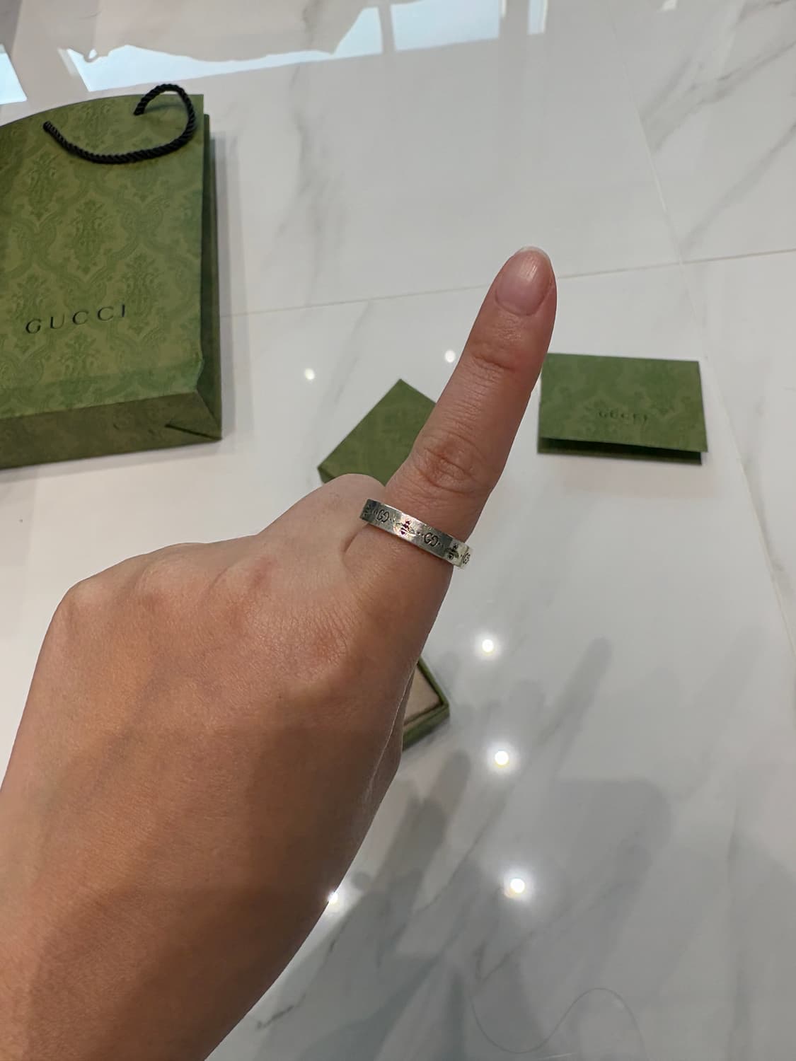 구찌 반지 벌 GG 인그레이빙 4mm 실버 11호 상품이미지4