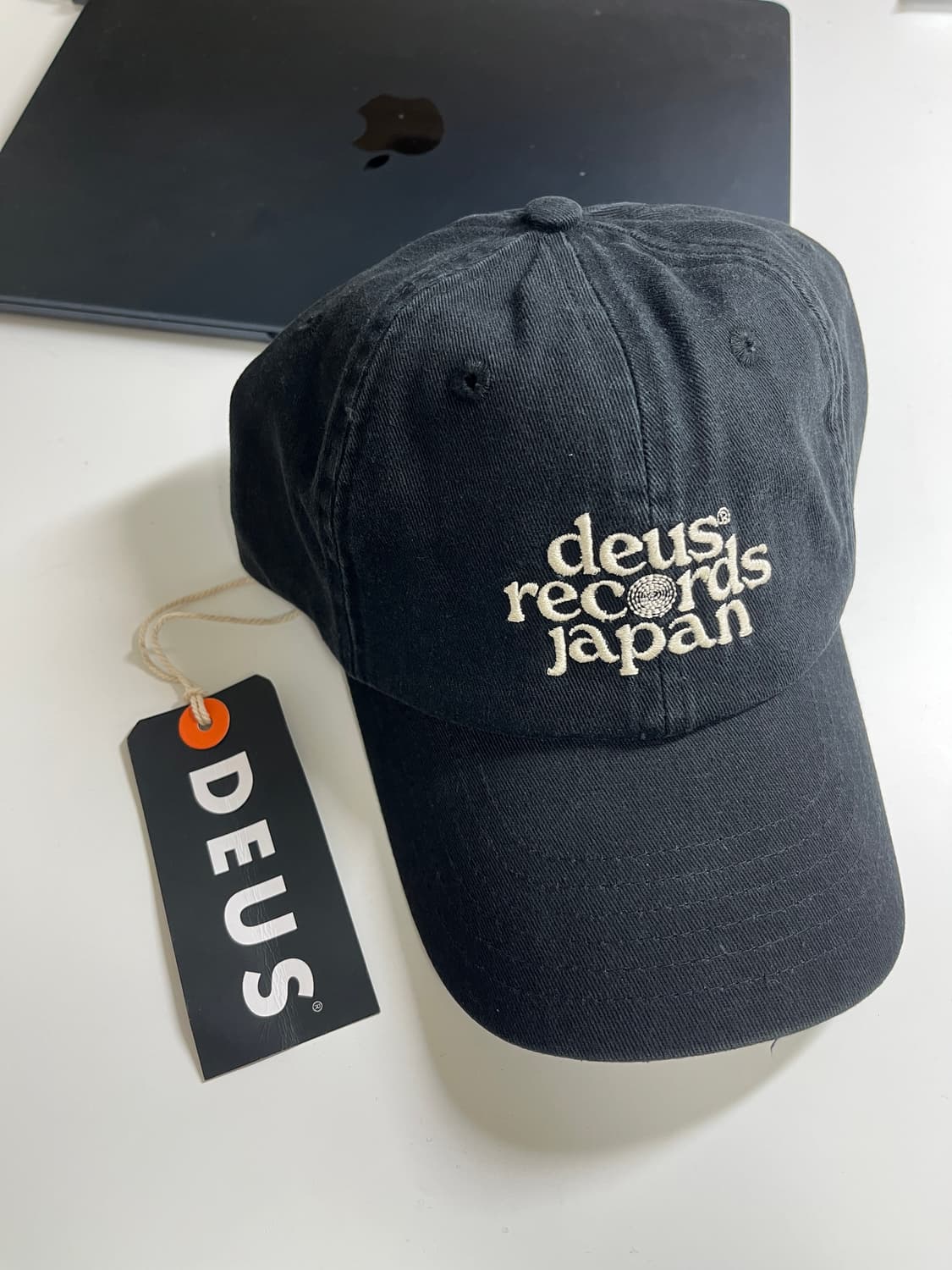 데우스 엑스 마키나 볼캡 상품이미지1