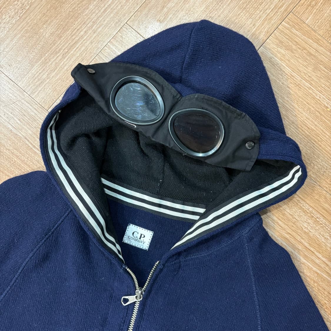 씨피컴퍼니 네이비 고글 3 투웨이 지퍼 후디 자켓 상품이미지2