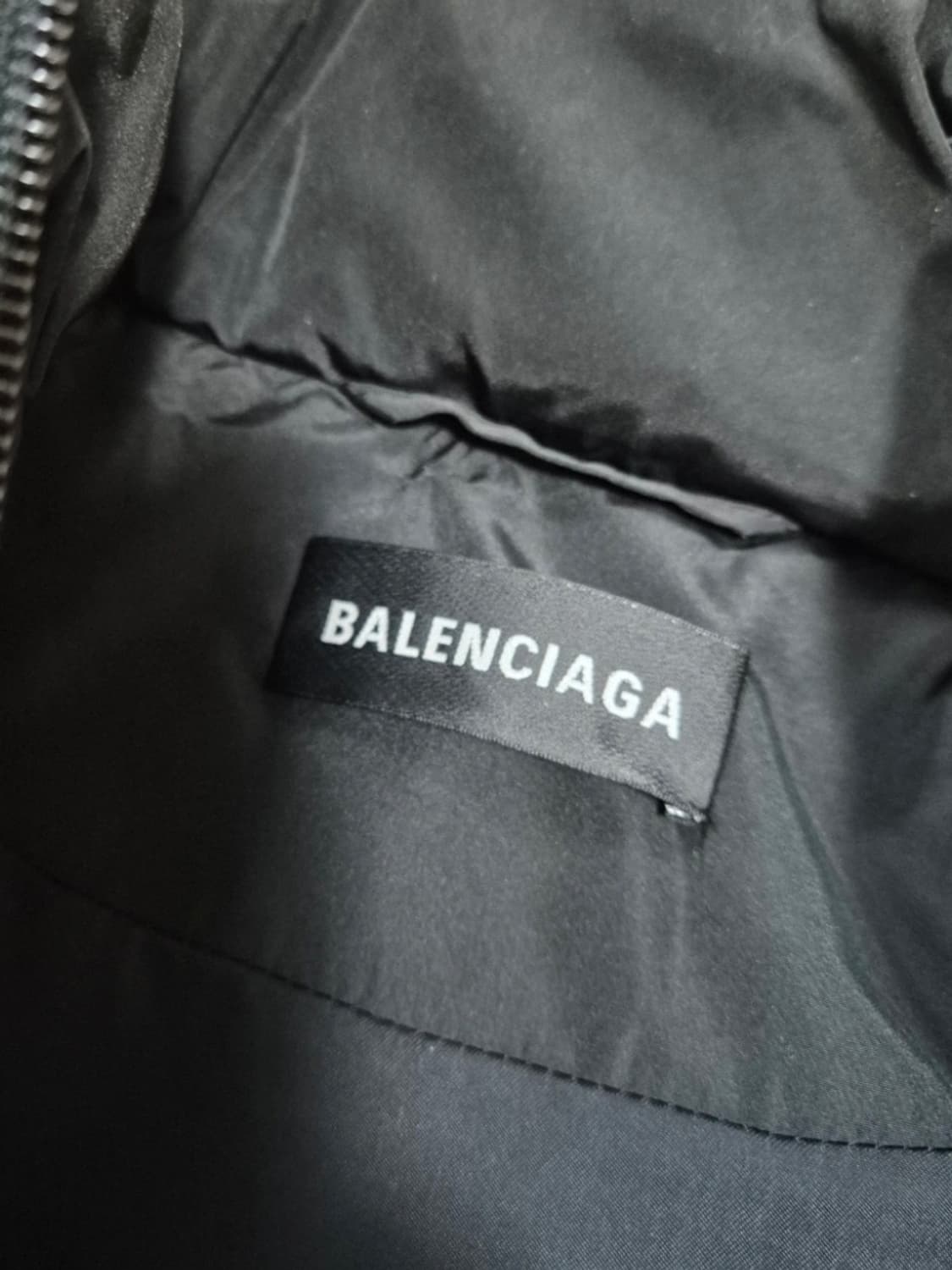 발렌시아가 백로고 패딩 48 상품이미지2