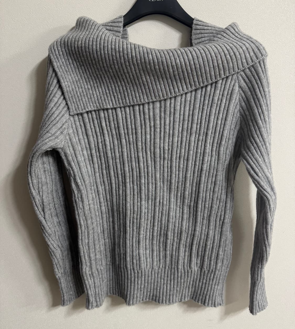 코코블랑 오프숄더 니트 그레이 상품이미지2