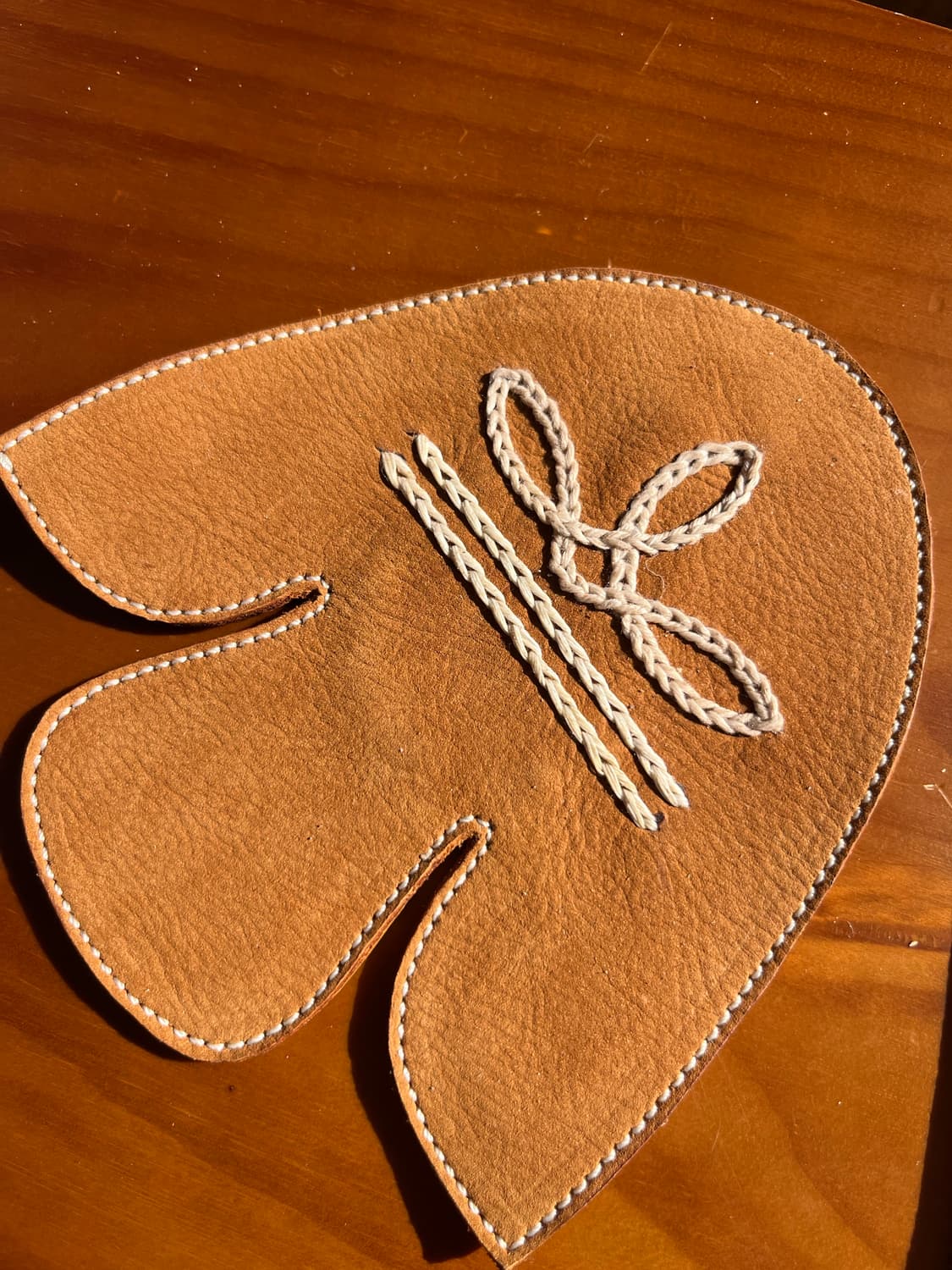 Hand-Embroidered Leather Cup Coaster  상품이미지5