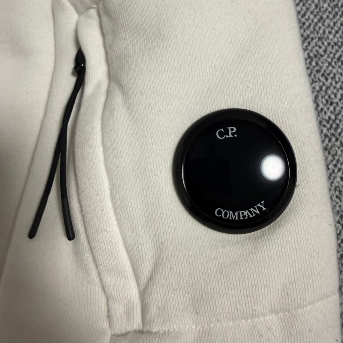 CP컴퍼니 맨투맨 화이트 XL 상품이미지3