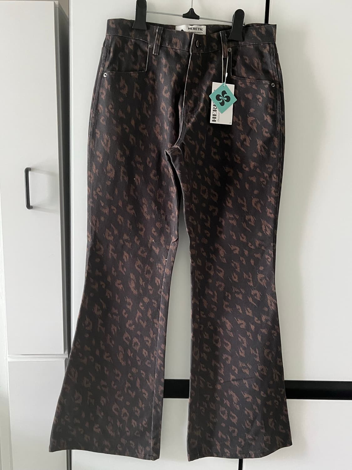 택ㅇ새상품) 헤레틱 레오파드 부츠컷 팬츠 브라운 상품이미지7