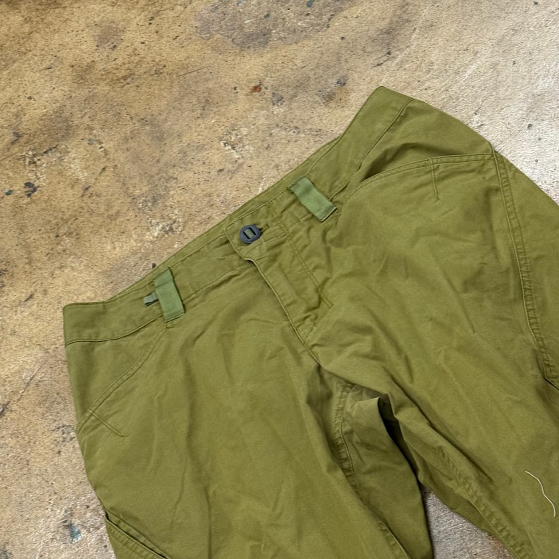 [정품/30] 파타고니아 카키색 면바지 카고바지 스타일 b18 상품이미지1