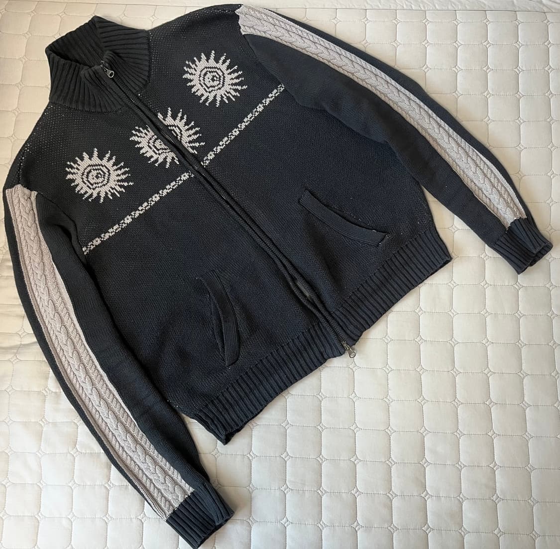 아캄 선 자카드 집업 스웨터 니트 다크그레이 사이즈2 상품이미지1