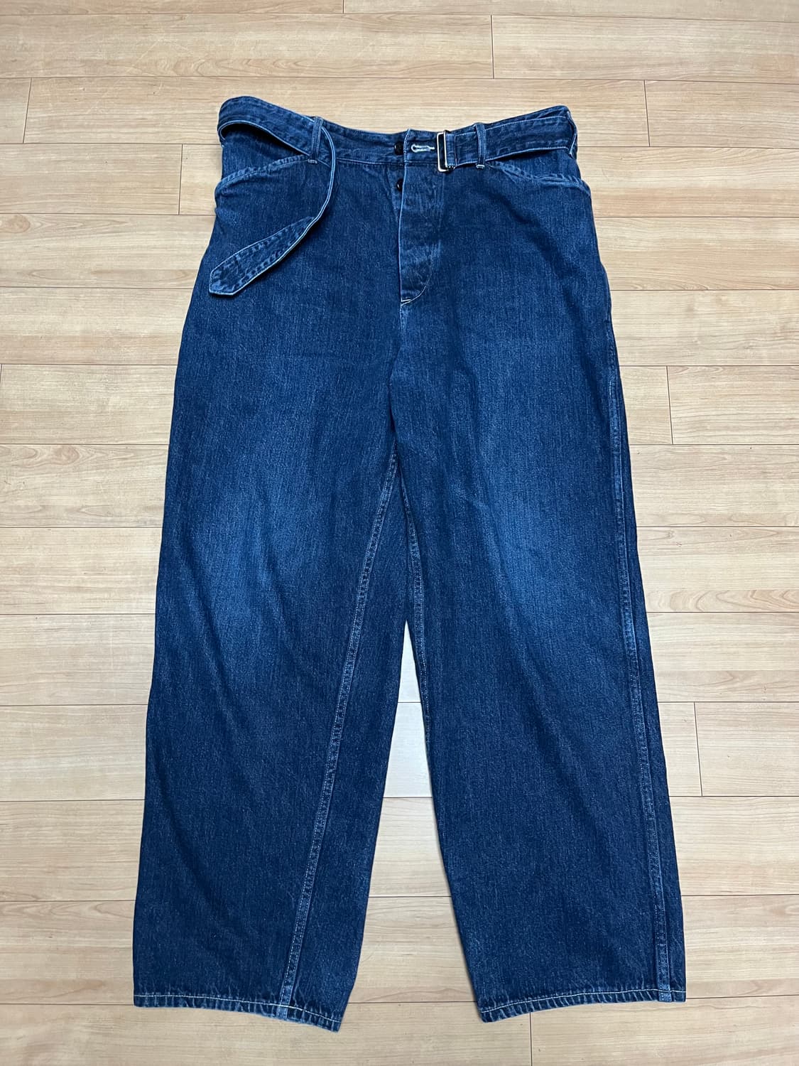 코모리 22aw 벨티드 데님  상품이미지1