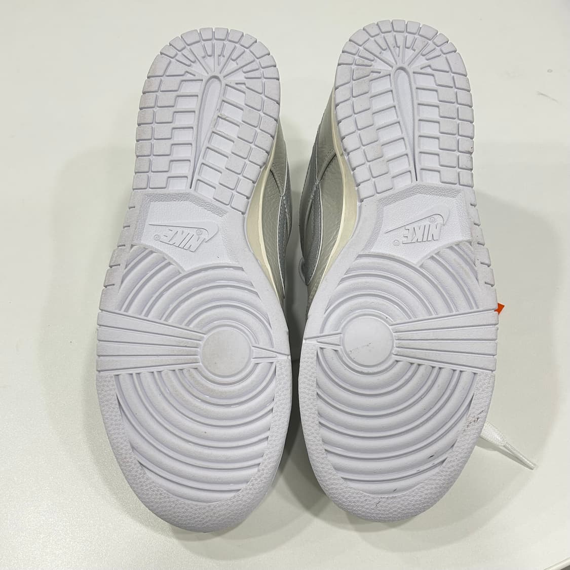 (새상품) 나이키 덩크 로우 메탈릭 실버 265 상품이미지4