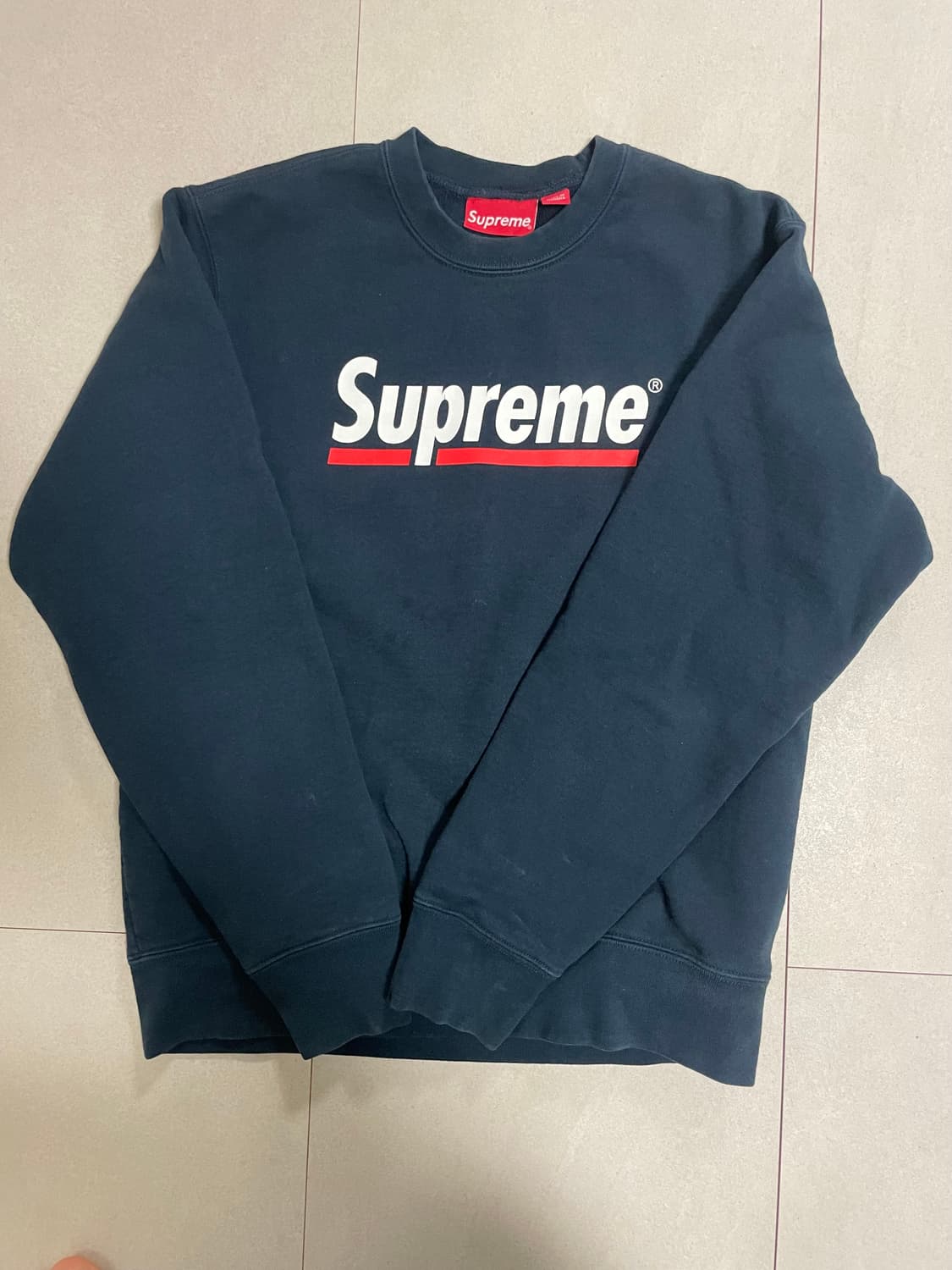 슈프림 언더라인 크루넥 상품이미지1