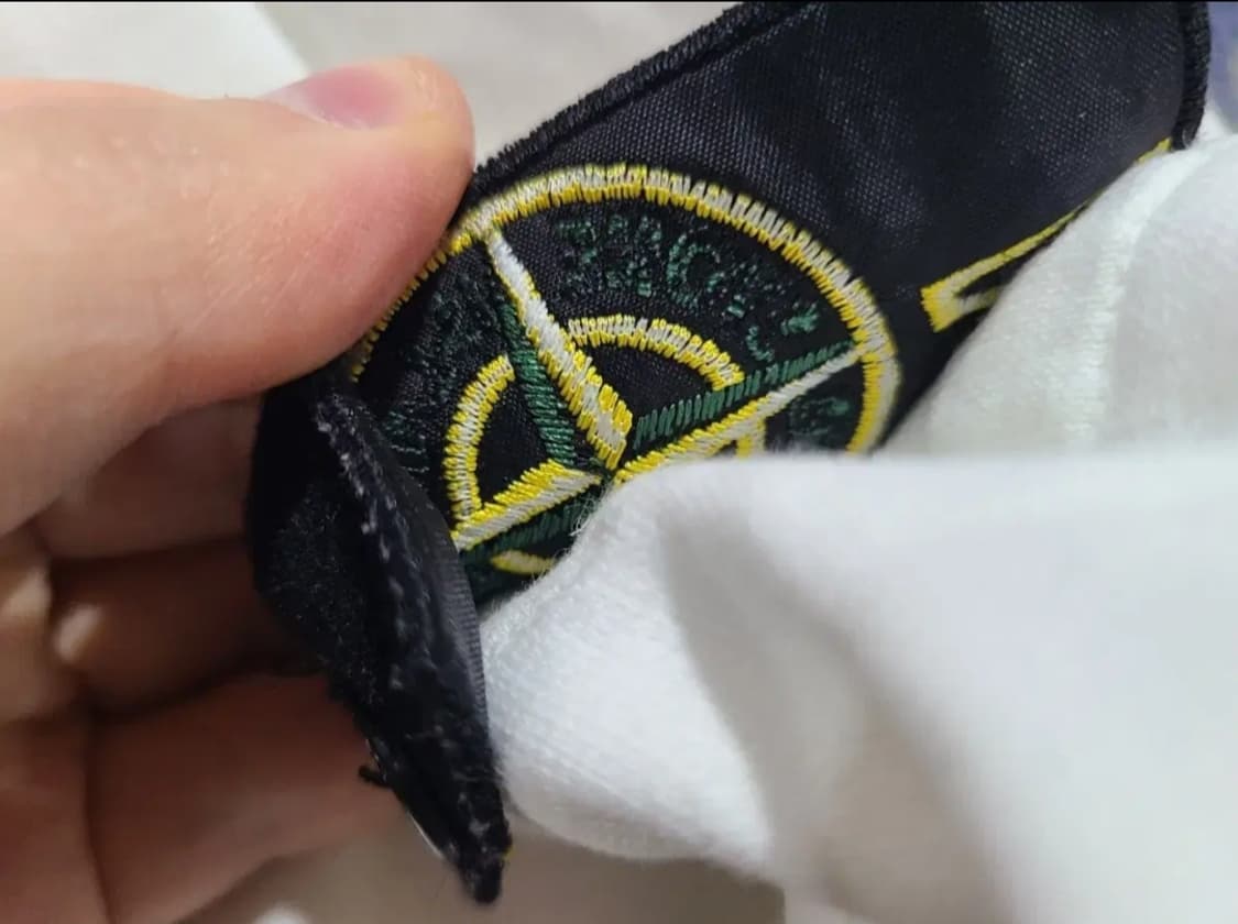 스톤아일랜드 화이트 맨투맨 티셔츠  상품이미지4