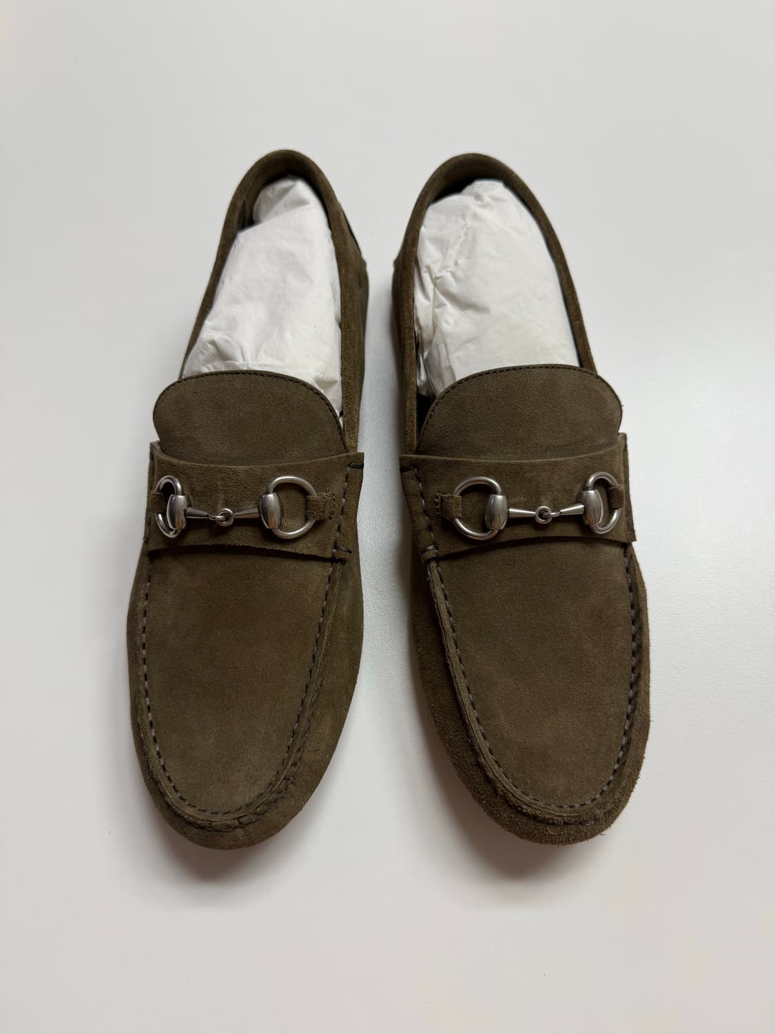 새제품/정품 풀박 구찌 스웨이드 홀스빗 로퍼 카키 8.5 상품이미지1