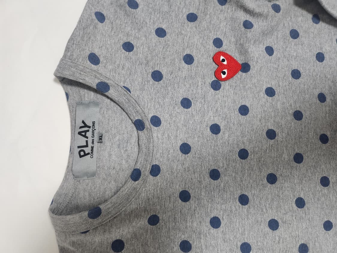 꼼데가르송 PLAY 라인의 도트 패턴 긴팔 상품이미지4