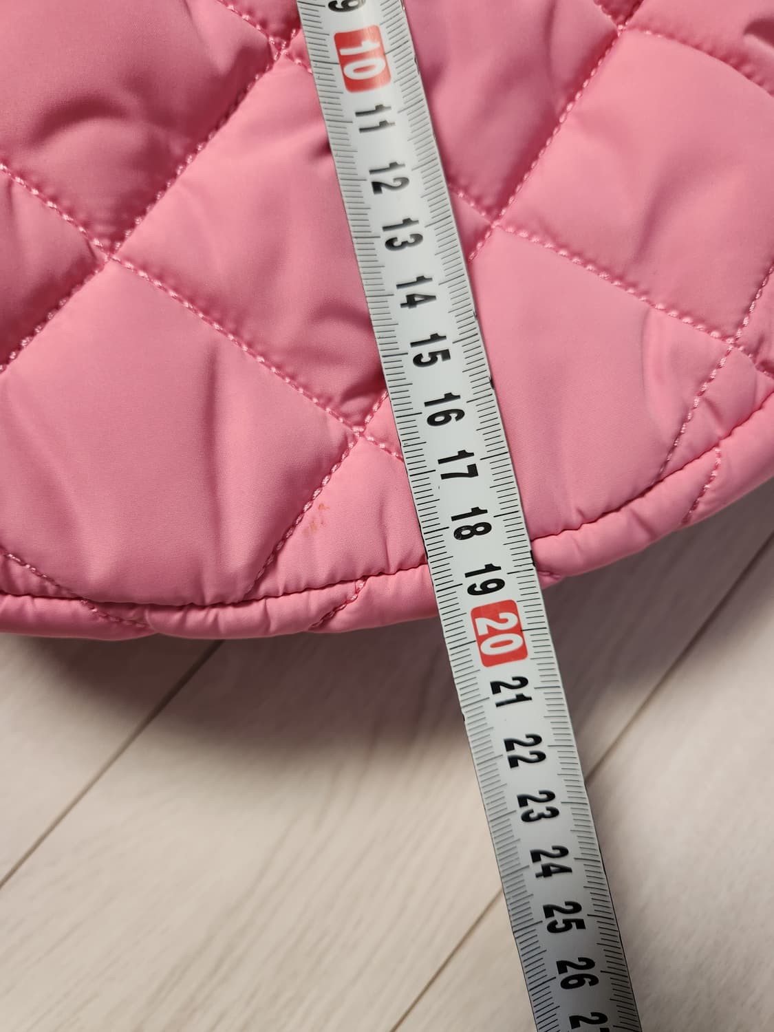 새상품급)MLB퀼팅 호보백 미디움 CLE (Pink)

여러 중고사이트에 상품이미지4