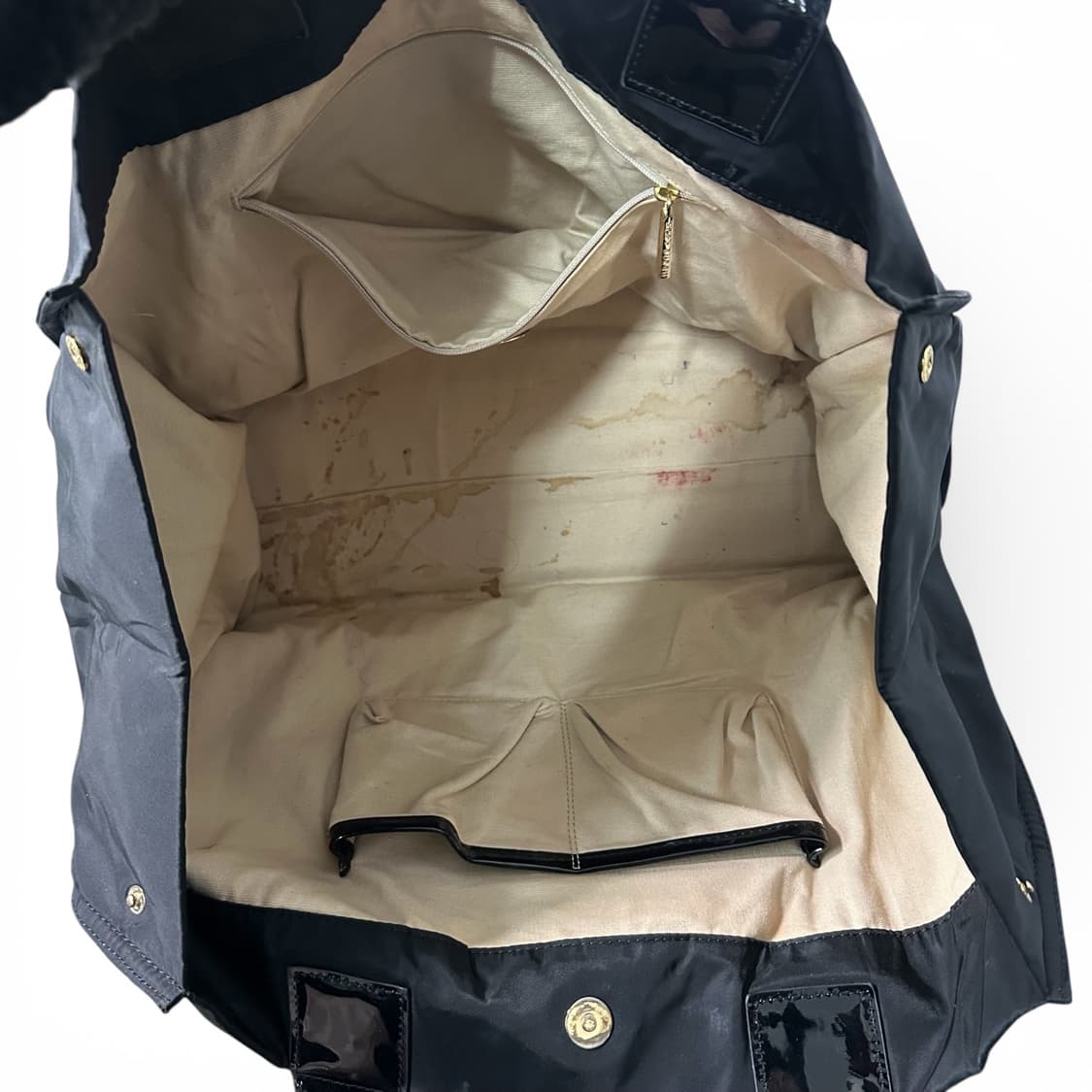 토리버치 블랙 엘라 페이턴트 로고 토트백 상품이미지4