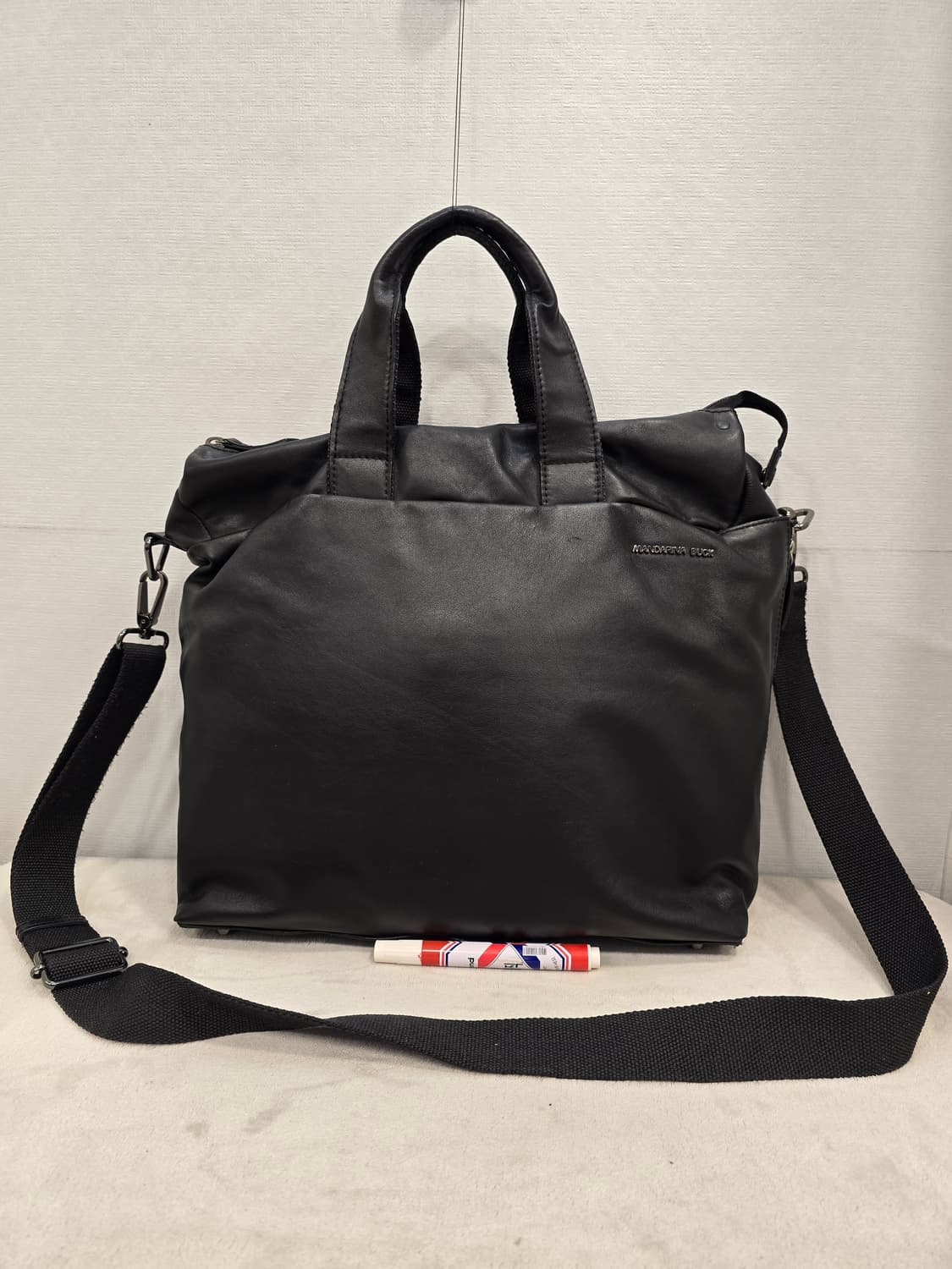 만다리나덕 블랙 가죽 서류가방 크로스백 토트백 상품이미지2