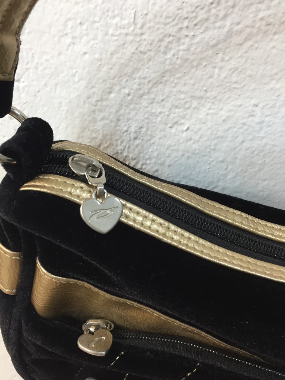 y2k 벨벳 블랙&골드 숄더백 상품이미지6