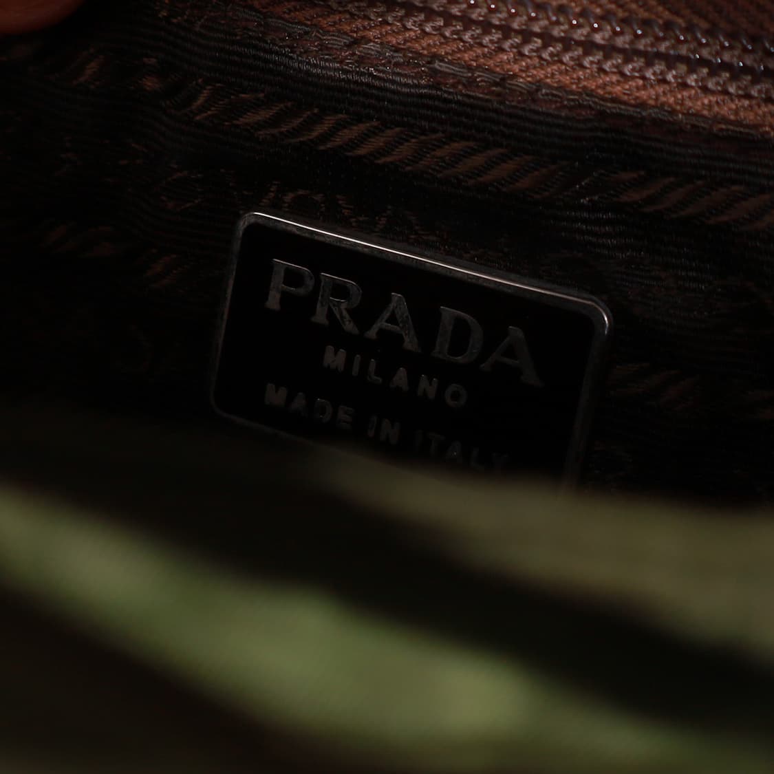 Prada 프라다 빈티지 나일론 토트백 올리브 그린 정품 상품이미지5