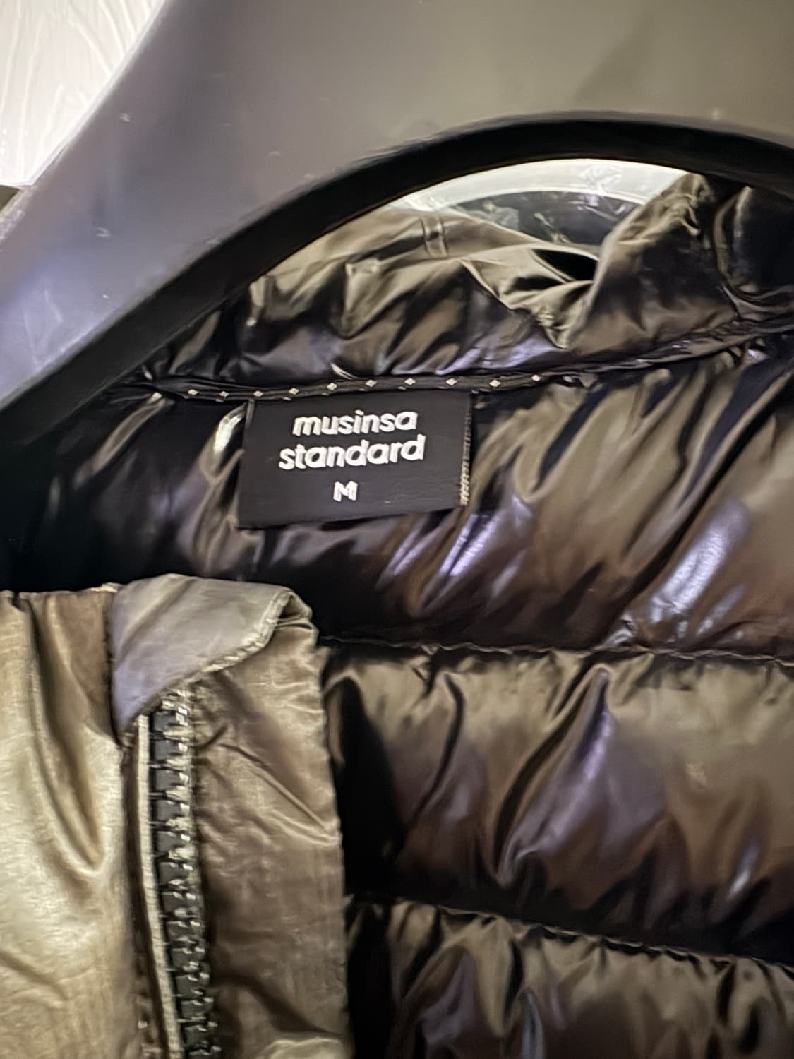 무신사 스탠다드 경량 패딩 M 상품이미지3