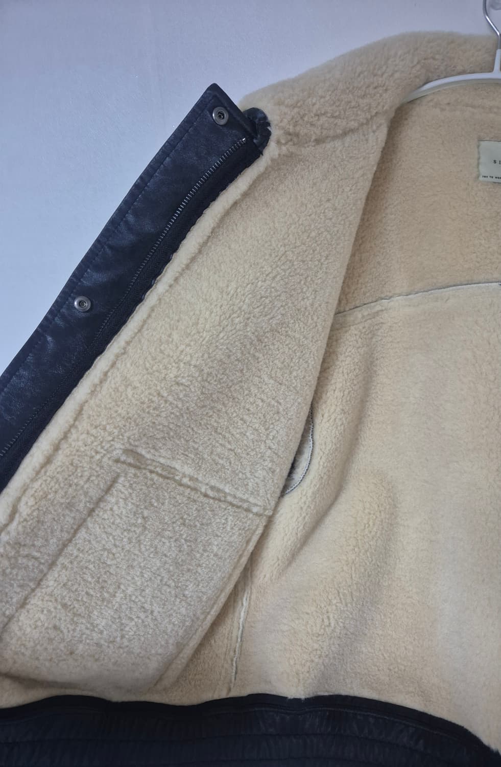 시야쥬 무스탕 봄버 자켓 블랙 상품이미지5