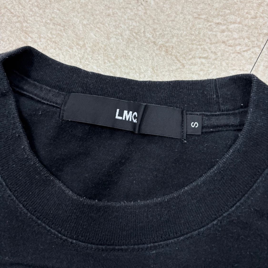 Lmc 백로고 블랙 반팔티 상품이미지4