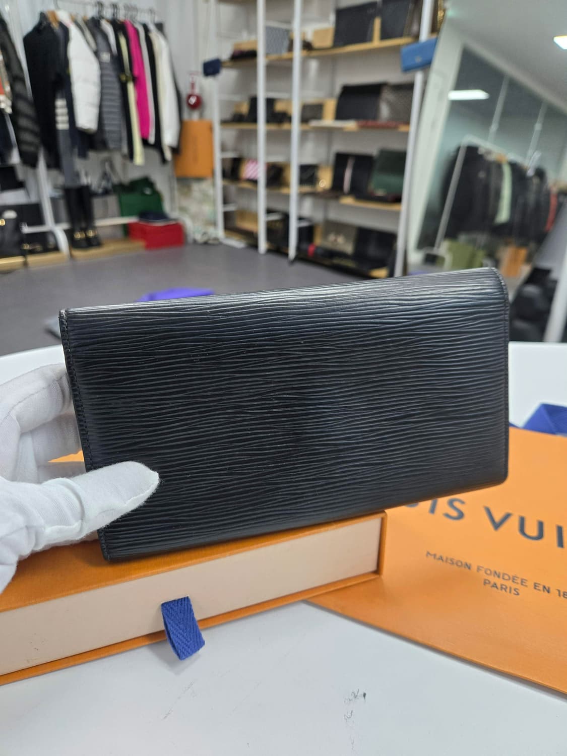 [A급컨디션] 루이비통 에삐 카퓌신 장지갑 상품이미지2