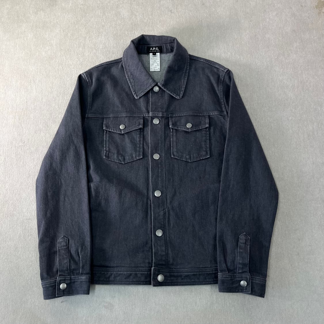 95 APC 아페쎄 챠콜 워시드 데님 트러커 자켓 상품이미지1