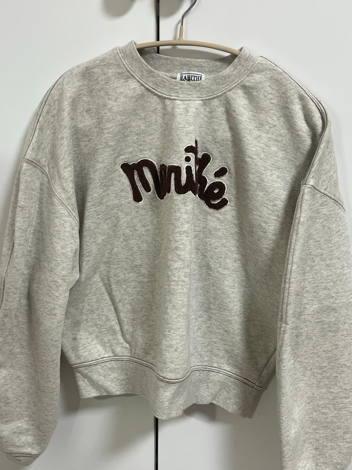 마리떼 크롭 맨투맨 상품이미지2