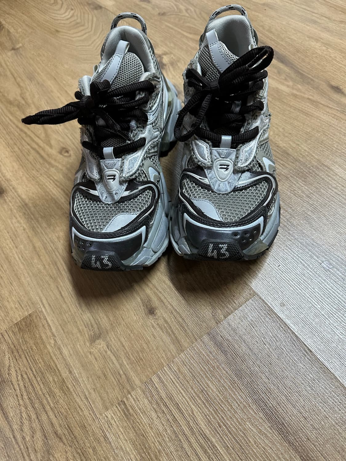 발렌시아가 러너 2.0 베이지 43 상품이미지1