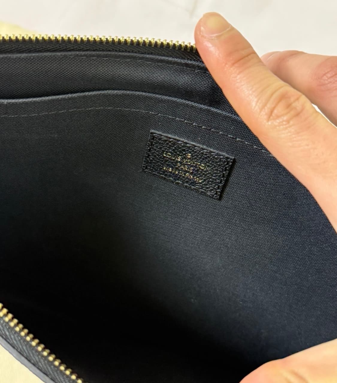 루이비통 데일리 파우치 백 상품이미지3